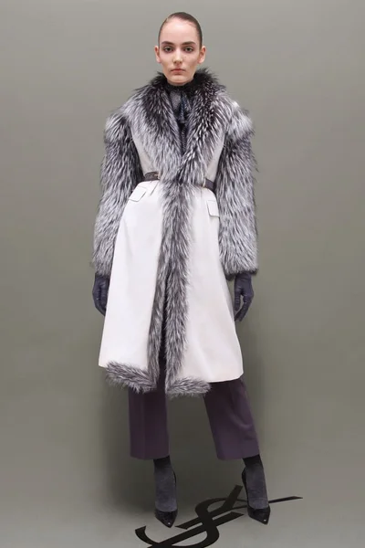 Look 28